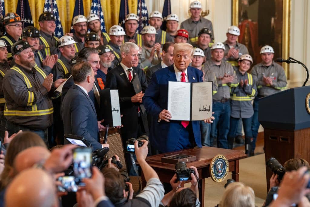 Trump Signs Executive Orders to Revive ‘Beautiful Clean Coal’ in Blow to US Emissions Reduction Efforts